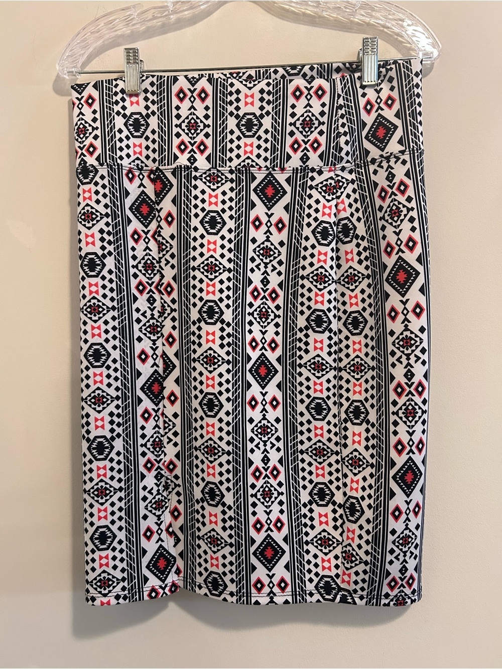 Hybrid & company Black, White and Red Geometric Stretchy Pencil Skirt